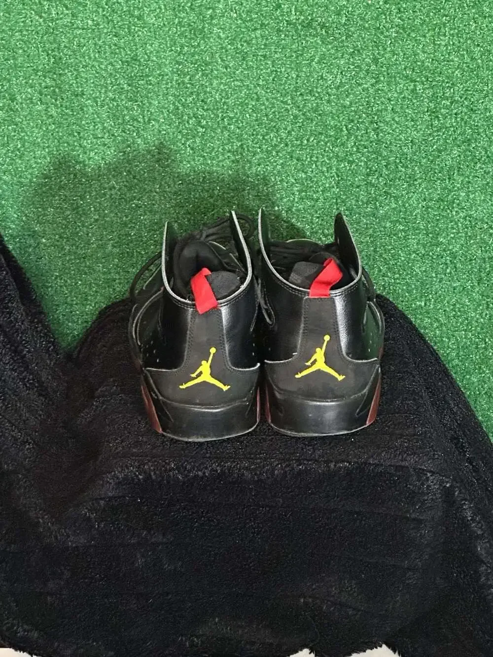 Jordan Flight Club 91 Black Varsity Red Dandelion 555475-067 Men Size 10